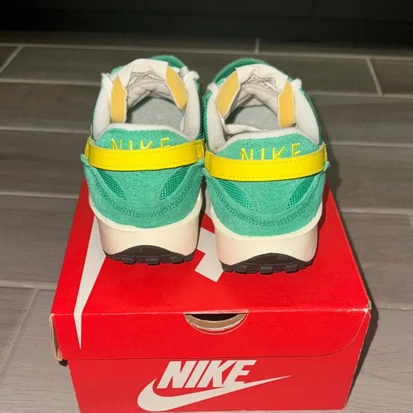 Nike Waffle Debut Wing Women Sneakers - Picture 3 of 4